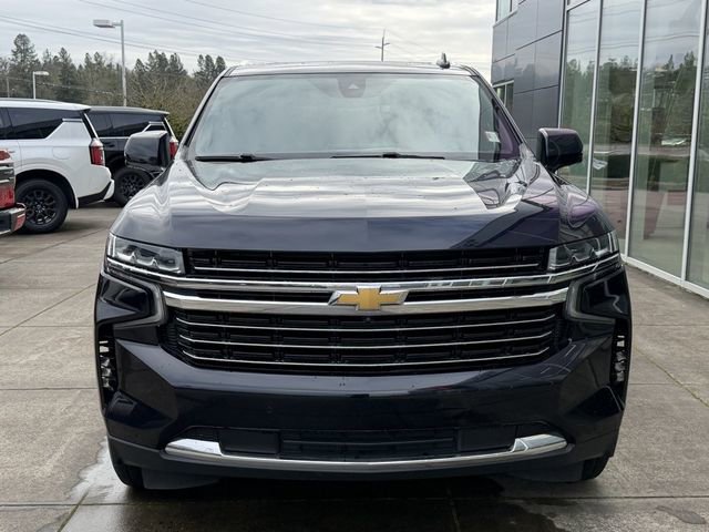 Used 2022 Chevrolet Suburban LT w/ LT Signature Package AWD/4WD image 3
