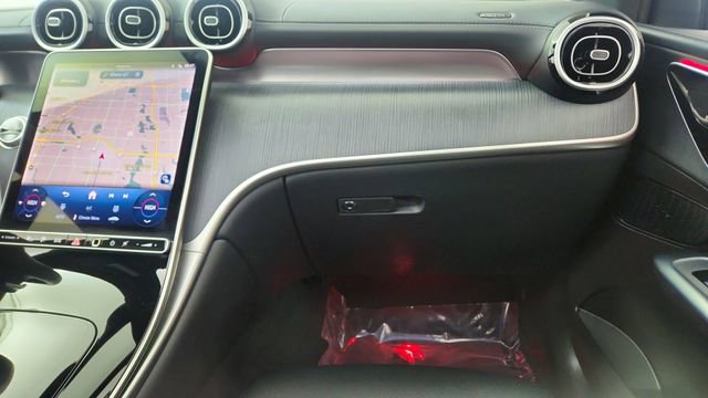Used 2025 Mercedes-Benz GLC 350e 4MATIC image 38