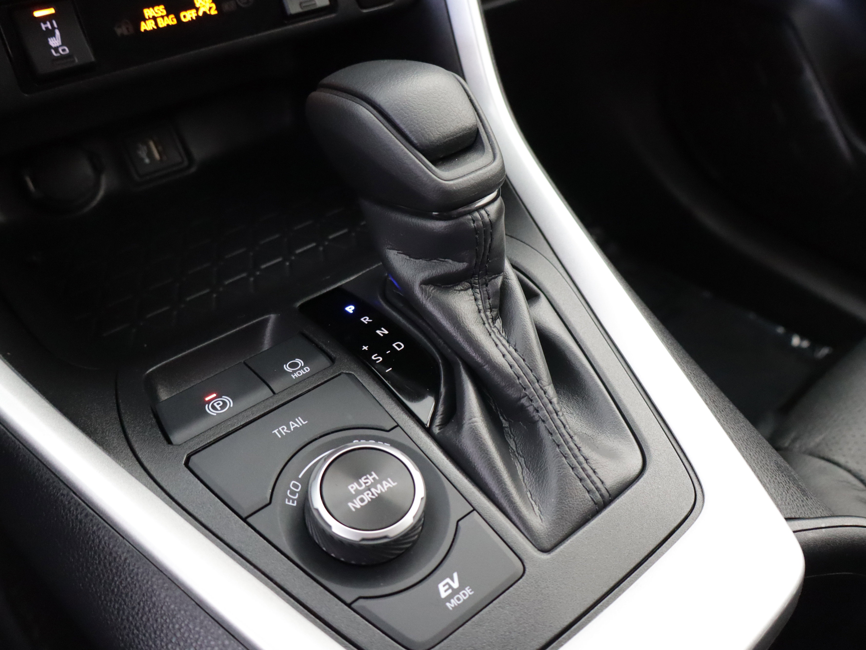 Used 2025 Toyota RAV4 Woodland Edition image 17