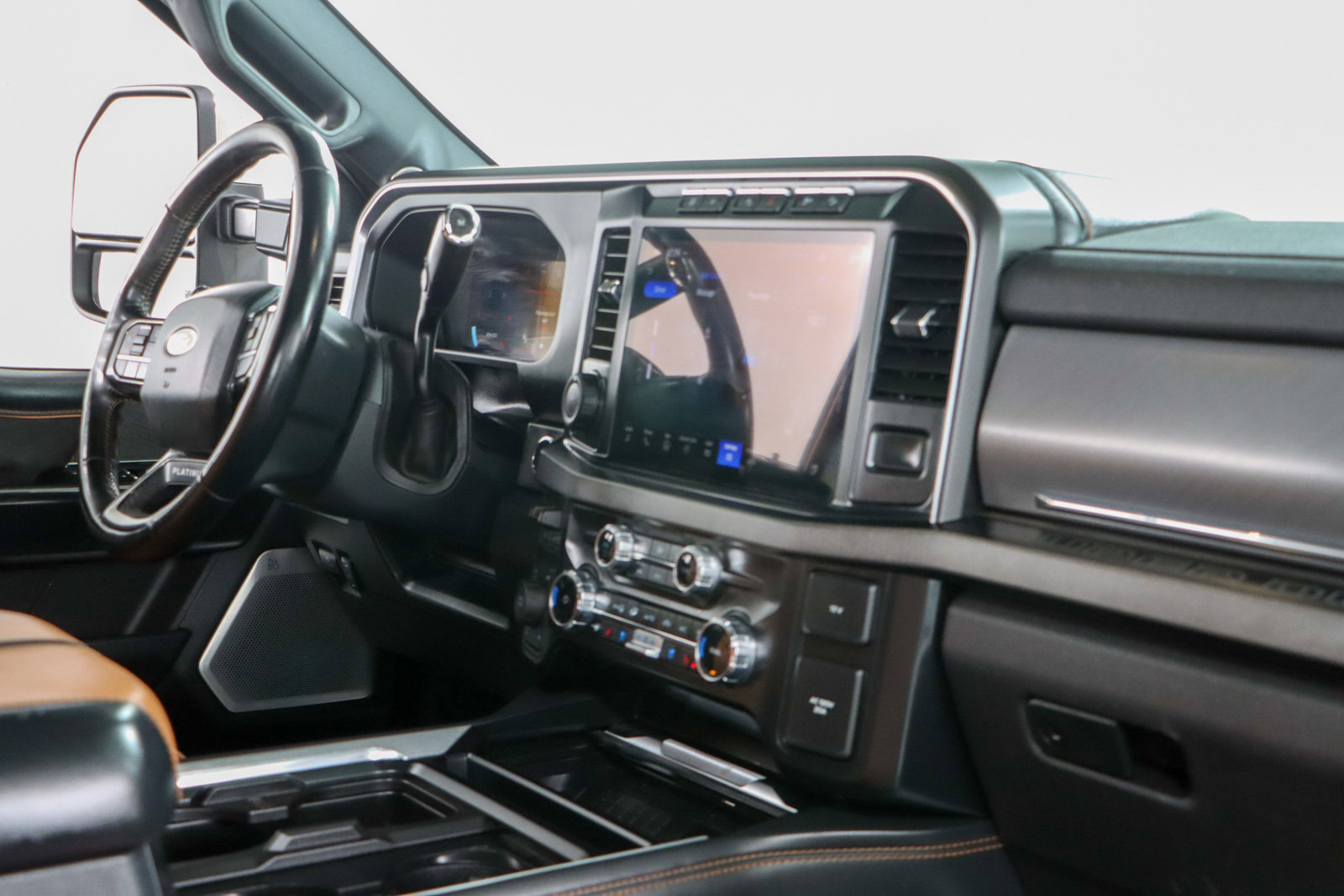 Used 2024 Ford F250 Platinum w/ FX4 Off-Road Package image 29