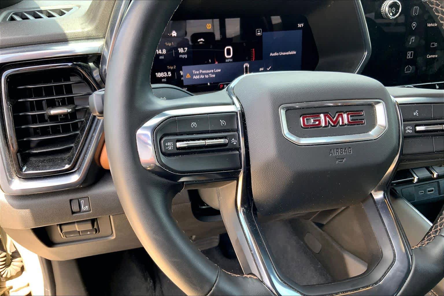 Used 2024 GMC Canyon AT4 w/ Technology Package AWD/4WD image 23