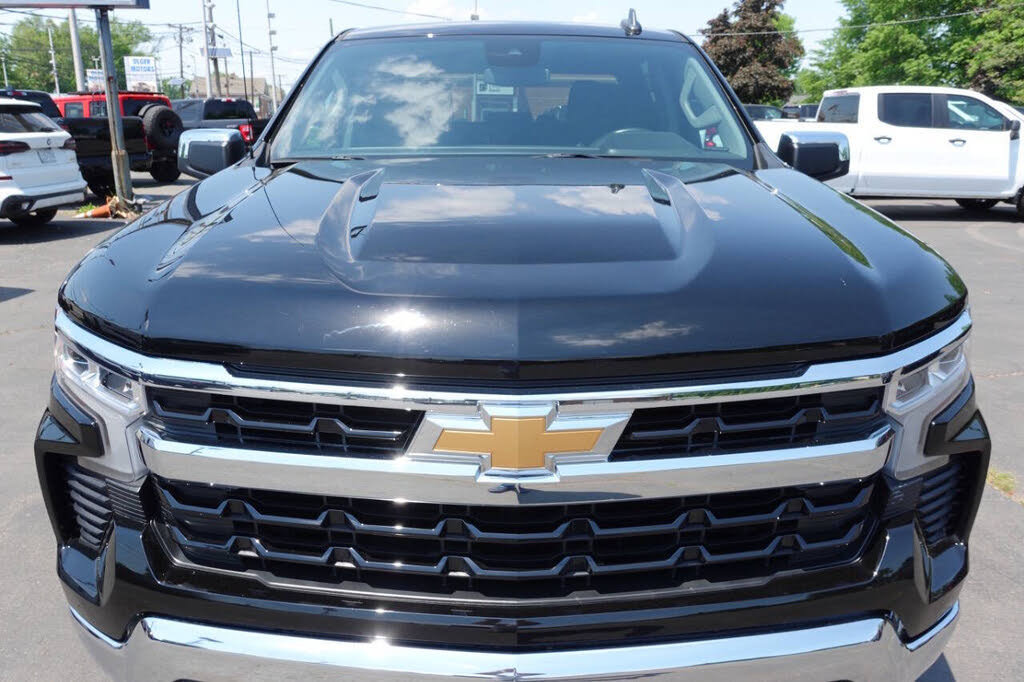 Used 2024 Chevrolet Silverado 1500 LT AWD/4WD image 7