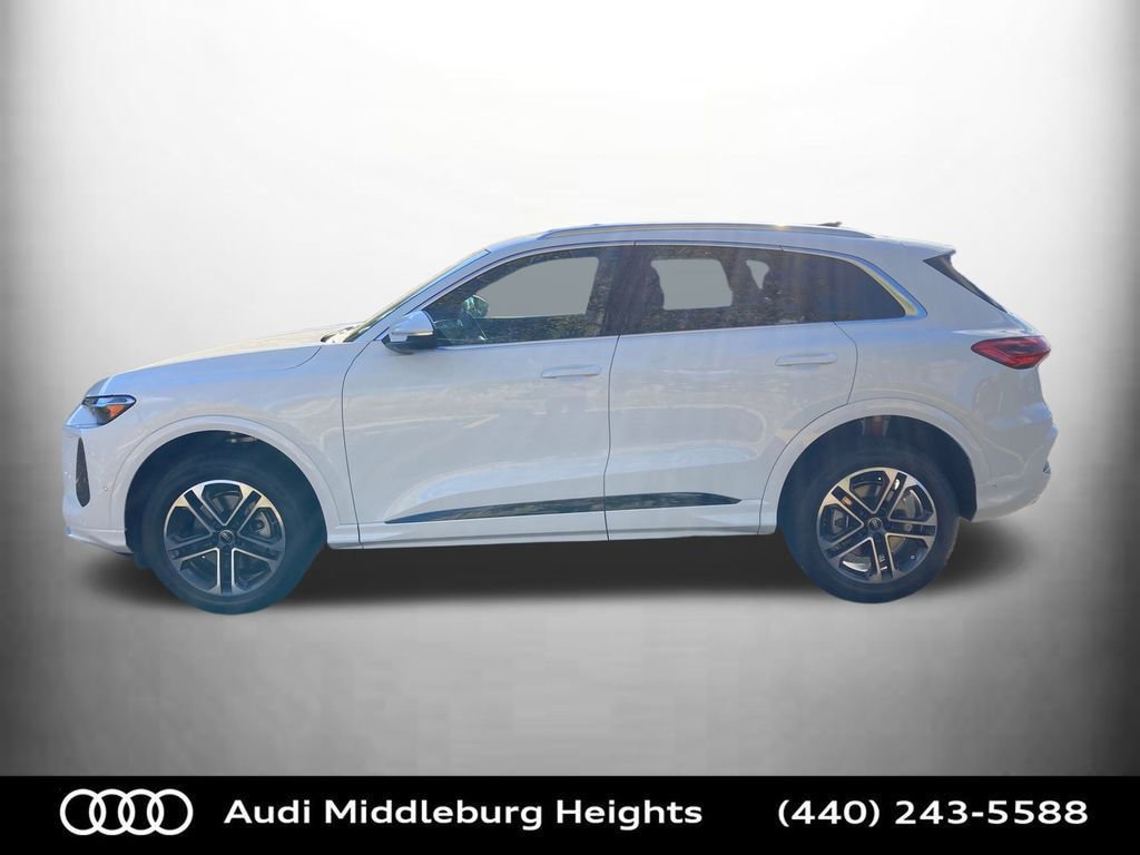 Used 2025 Audi Q5 Premium w/ Convenience Package image 5