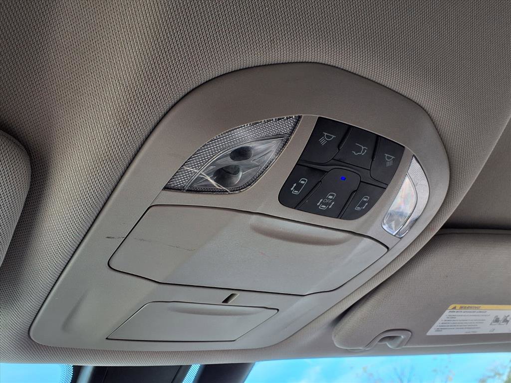Used 2020 Chrysler Pacifica Touring-L image 23