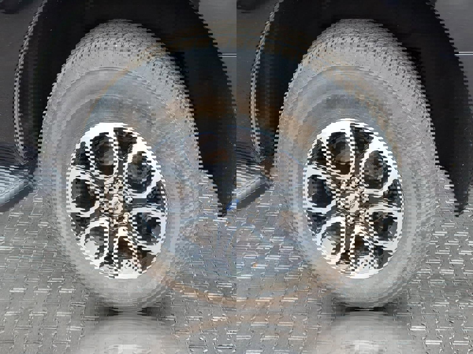 Used 2024 Ford Expedition XLT AWD/4WD image 14