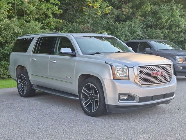 Used 2017 GMC Yukon XL Denali w/ Open Road Package AWD/4WD image 3