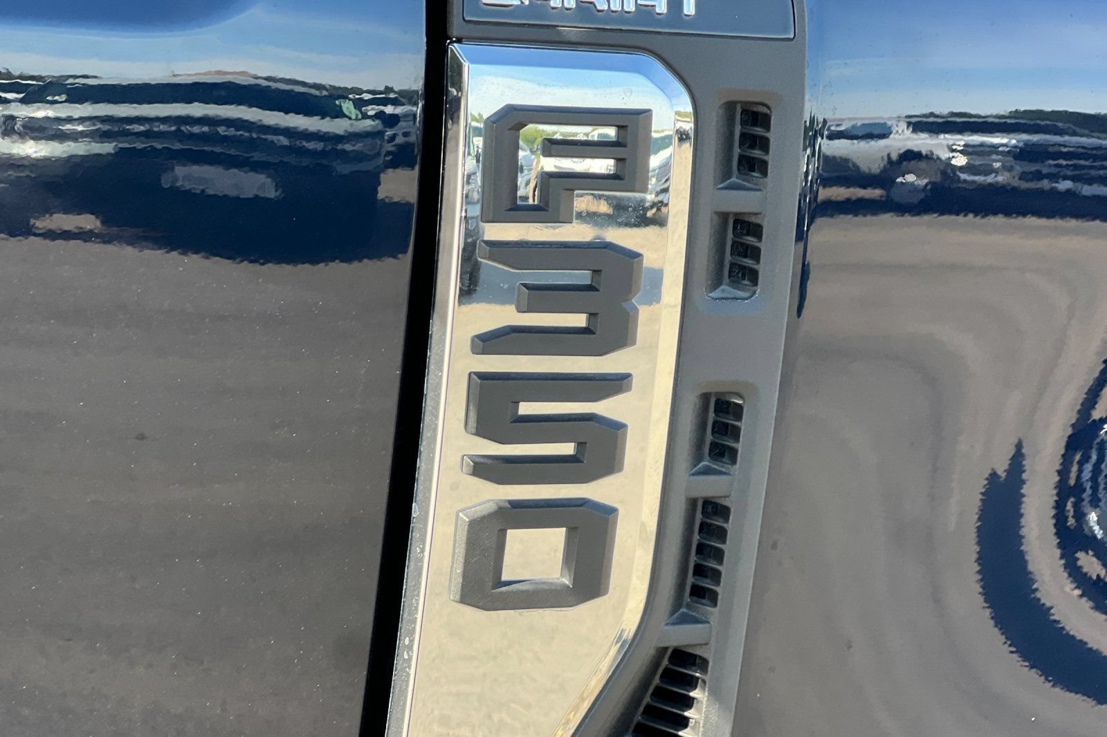 Used 2025 Ford F350 Lariat w/ Camper Package AWD/4WD image 29