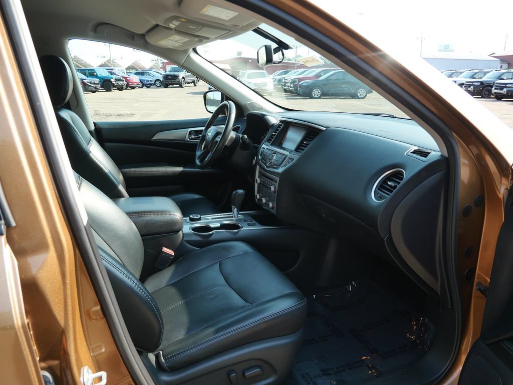 Used 2017 Nissan Pathfinder SL w/ SL Tech Package AWD/4WD image 11