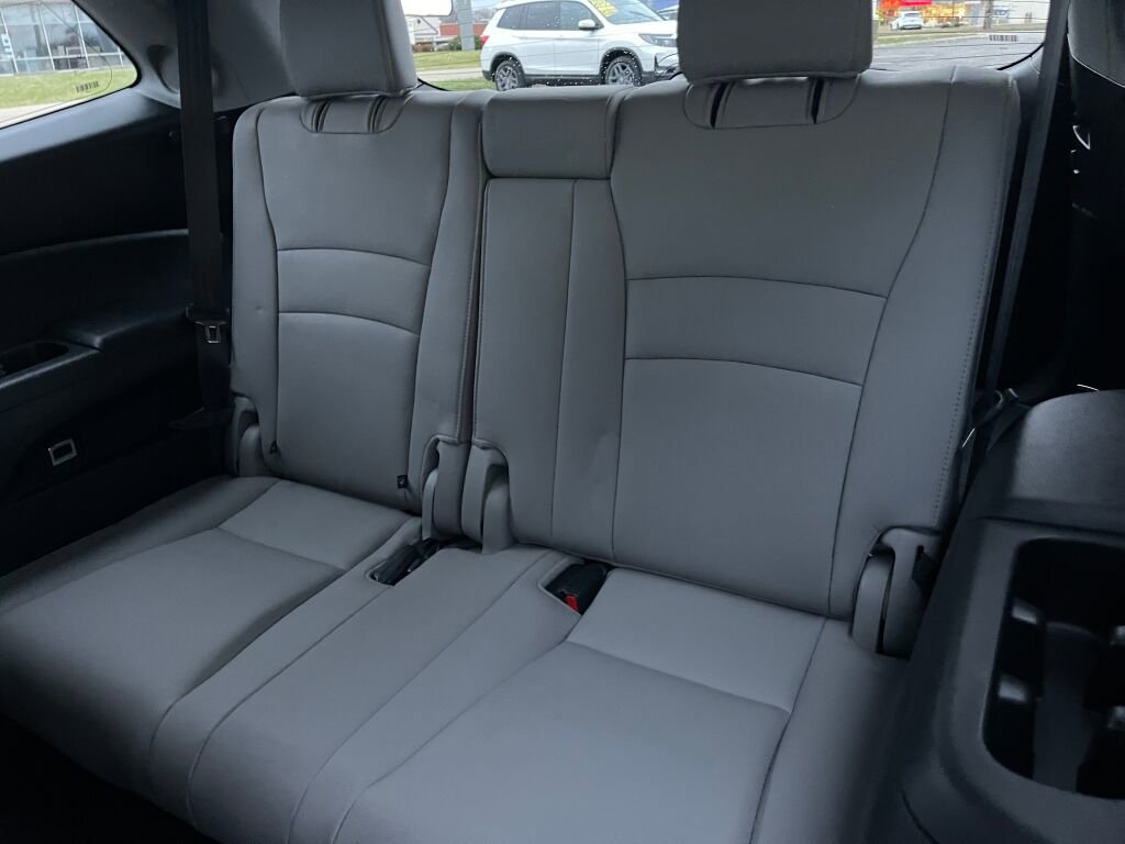 Used 2017 Honda Pilot Touring image 15