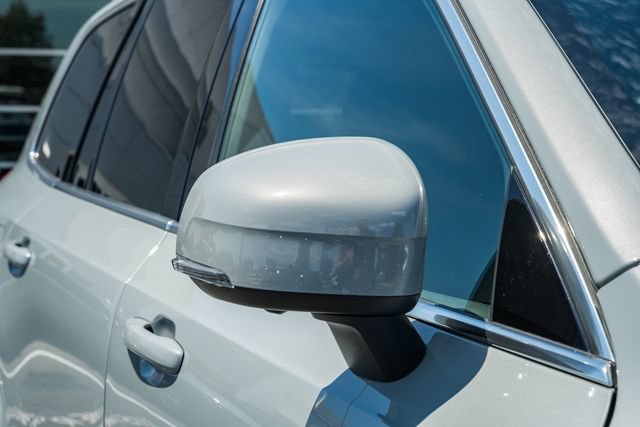 Certified 2024 Volvo XC90 T8 Plus w/ Protection Package Premier AWD/4WD image 15