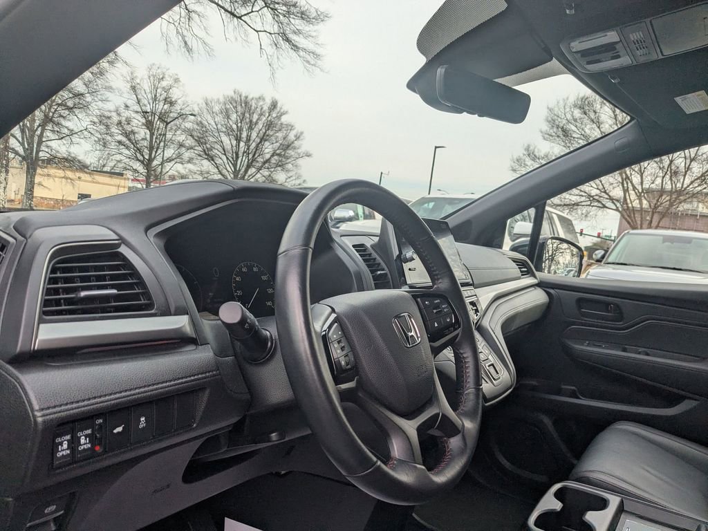 Used 2025 Honda Odyssey Sport-L image 11