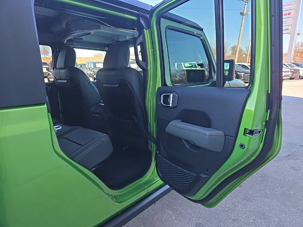 New 2026 Jeep Gladiator Mojave w/ Safety Group AWD/4WD image 82