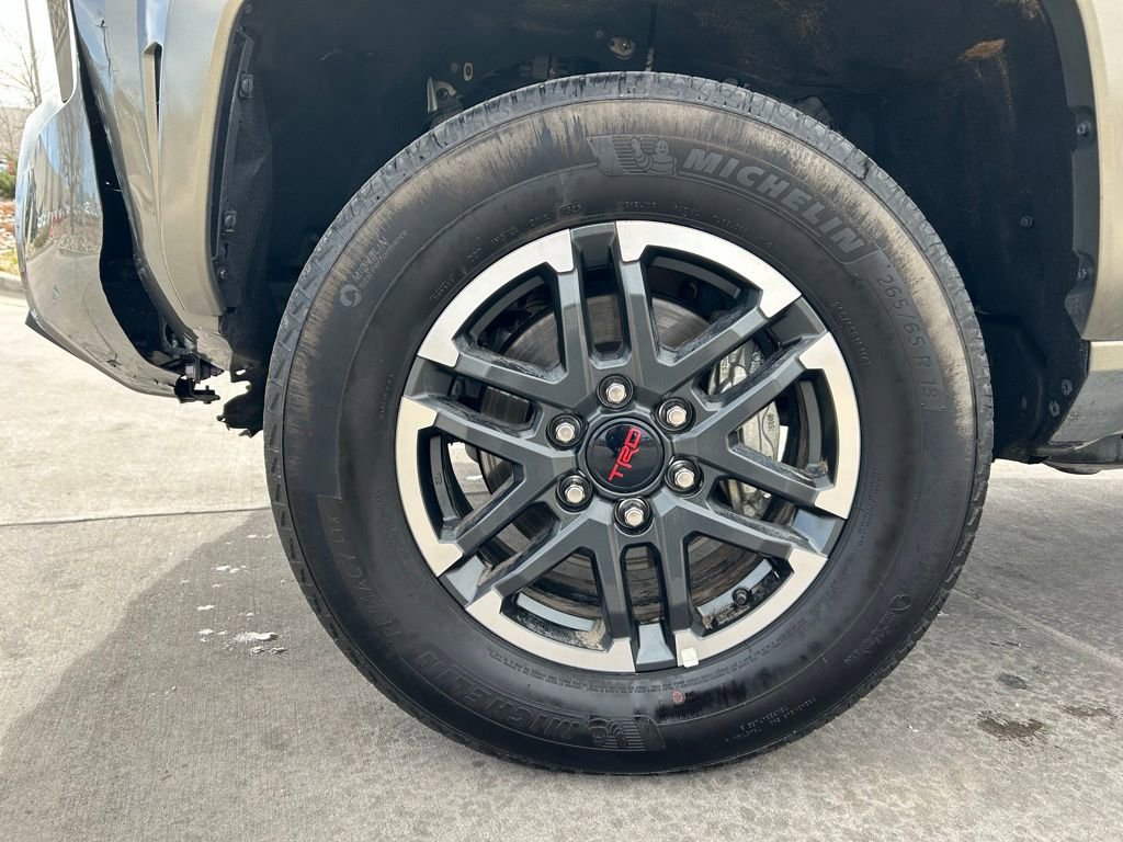 Used 2025 Toyota Tacoma TRD Sport AWD/4WD image 31