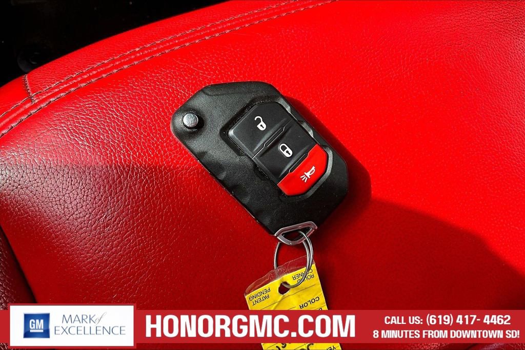 Used 2019 Jeep Wrangler Unlimited Sahara image 32