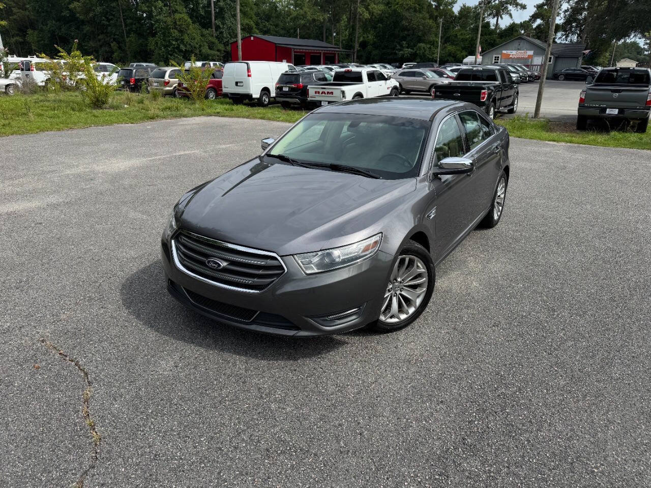 Used 2013 Ford Taurus Limited FWD image 31