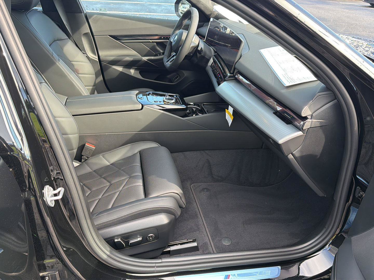 New 2027 BMW i5 xDrive40 w/ Executive Package AWD/4WD image 14