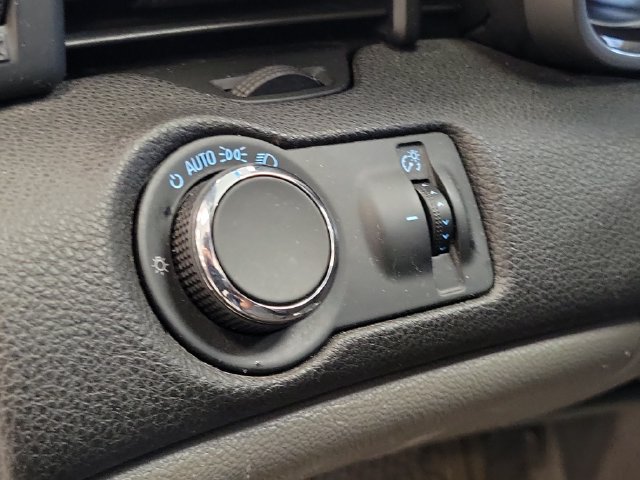 Used 2015 Chevrolet Malibu LS FWD image 12