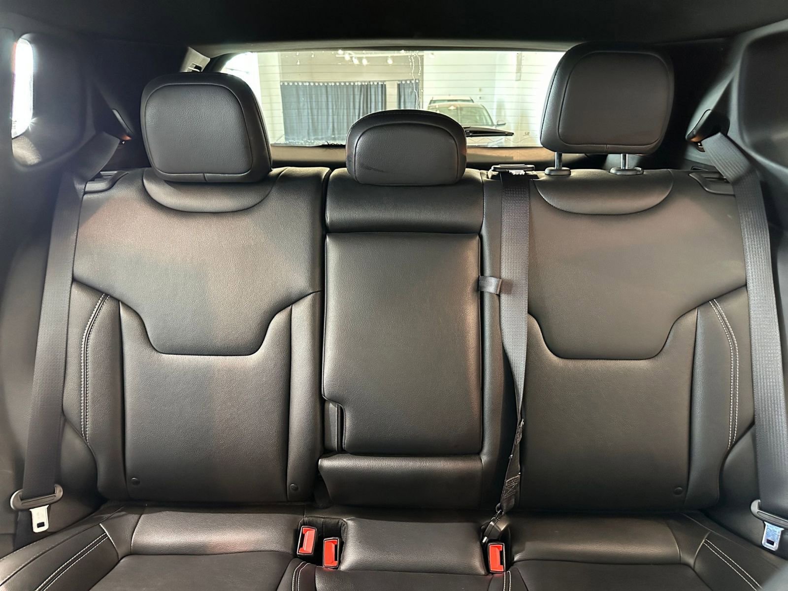 Used 2025 Jeep Compass Limited image 38