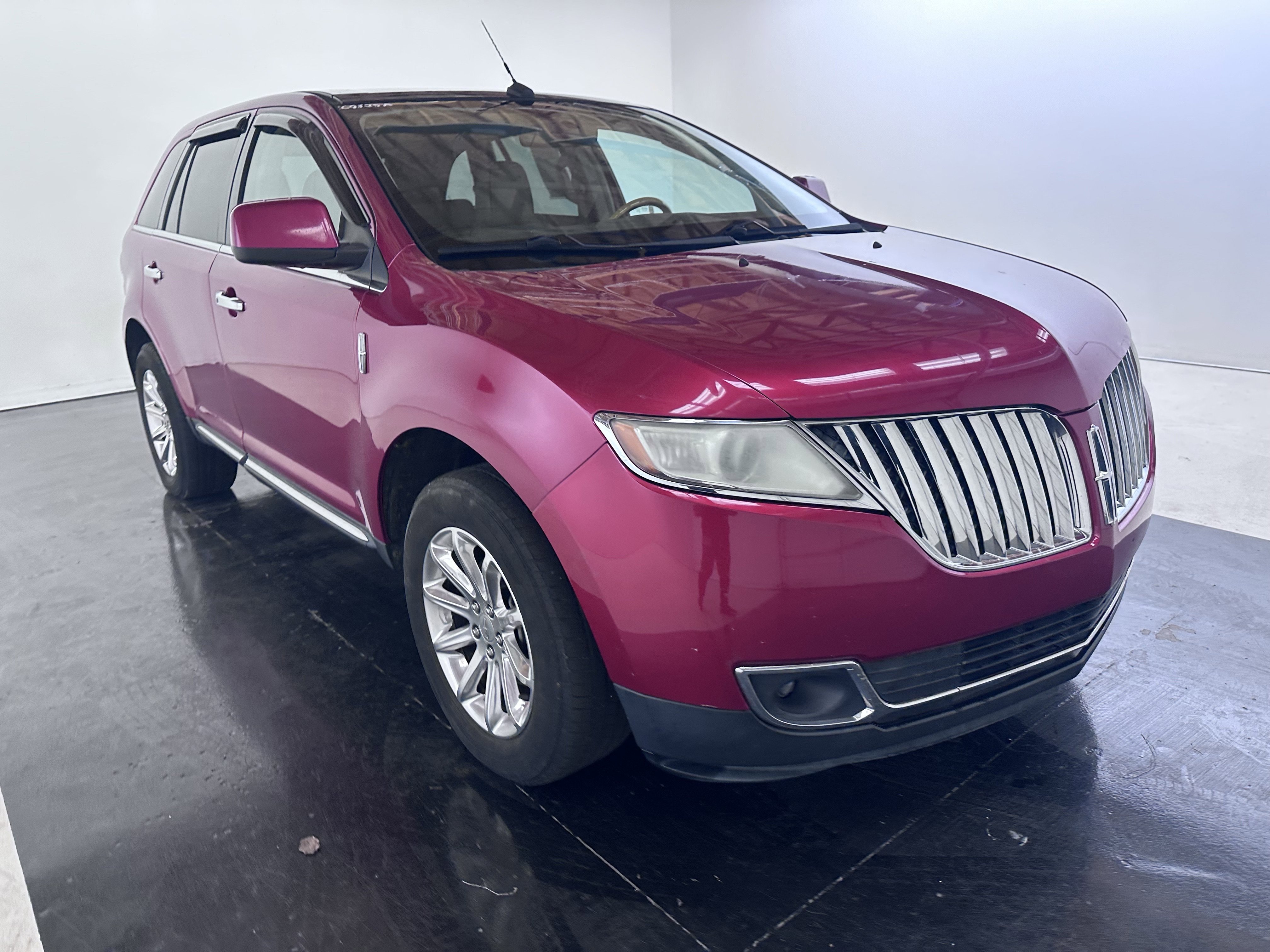Used 2011 Lincoln MKX 2WD w/ 101A Rapid Spec Order Code image 2