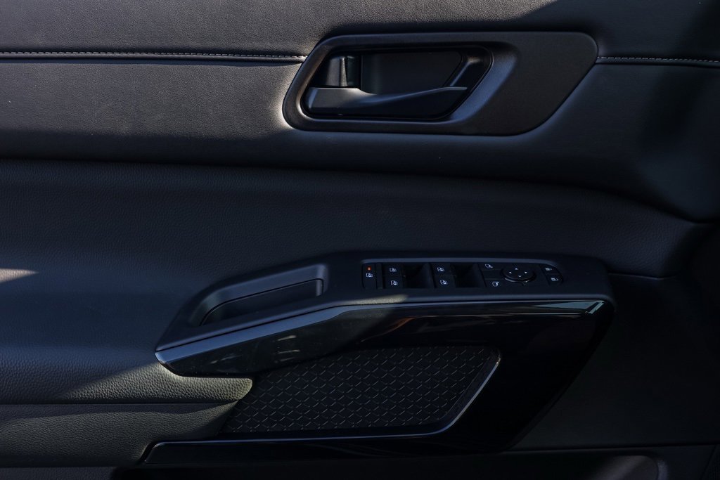 New 2025 Nissan Pathfinder SV image 24