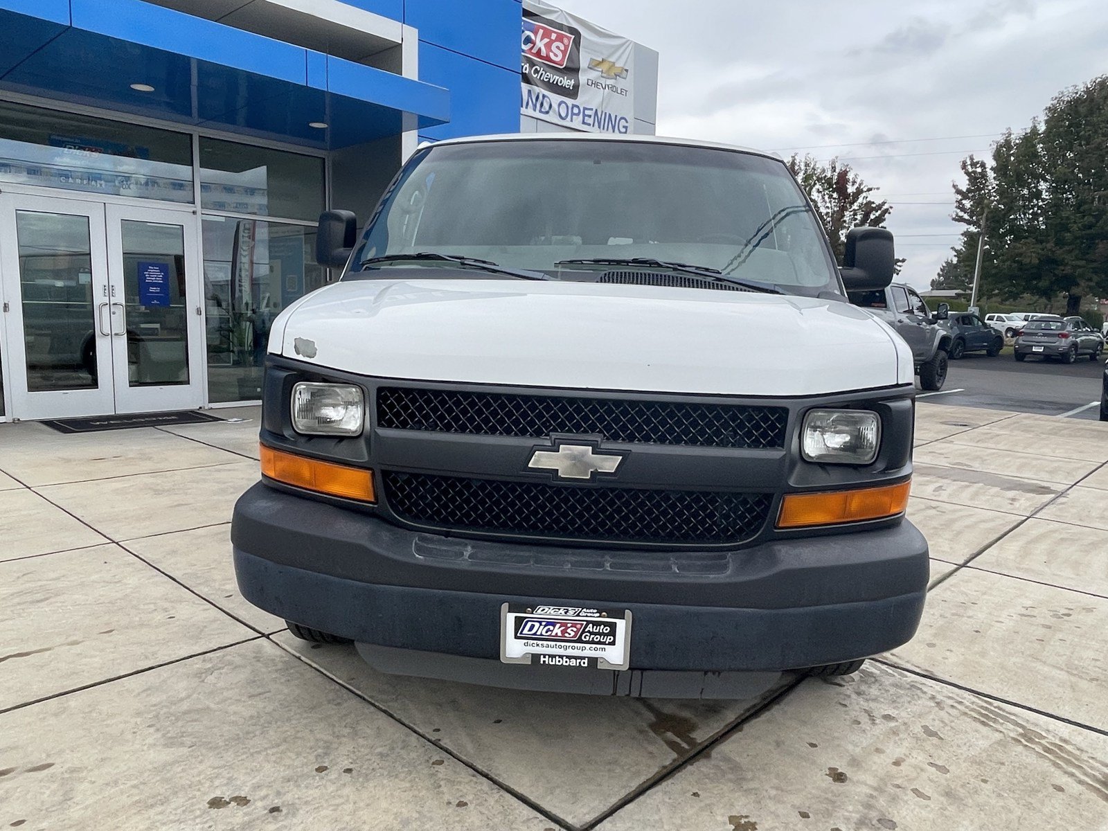 Used 2010 Chevrolet Express 1500 RWD image 9