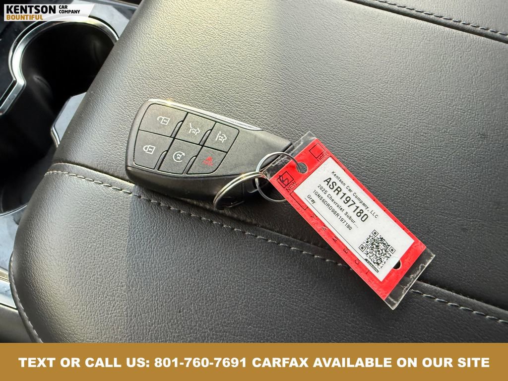 Used 2025 Chevrolet Suburban Z71 image 41