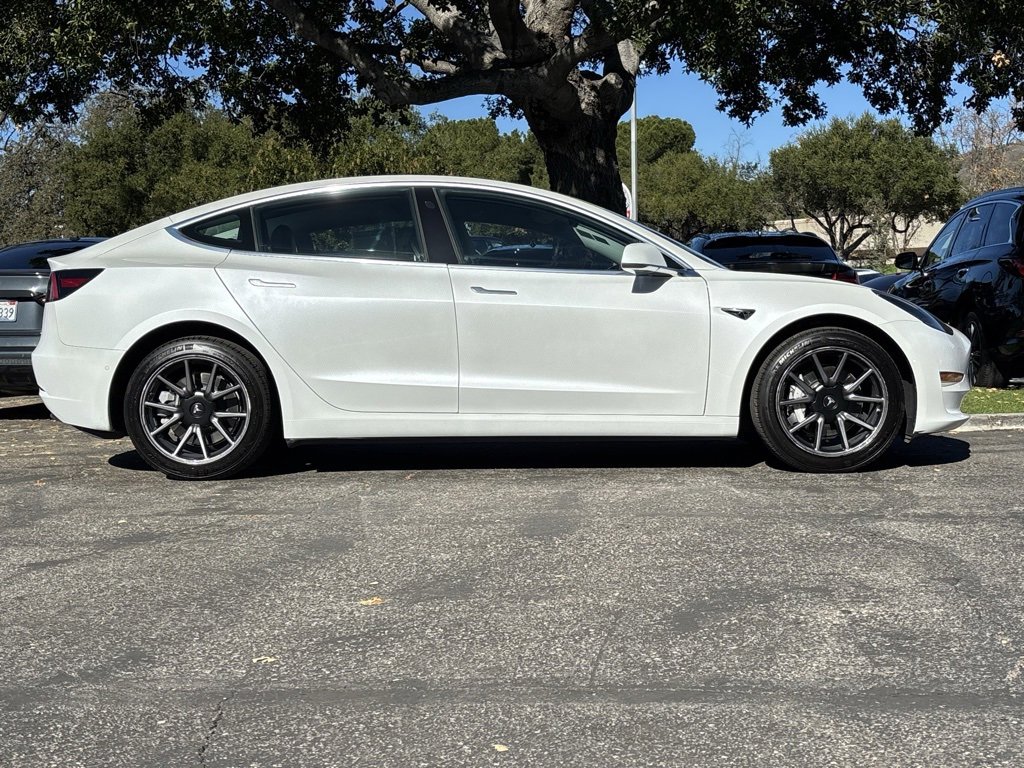 Used 2019 Tesla Model 3 Mid Range image 2