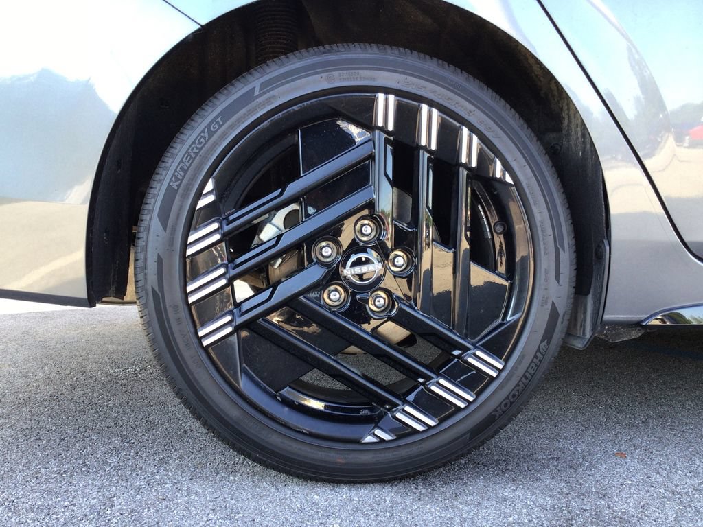 Used 2026 Nissan Sentra SR w/ Floor Mat Package FWD image 17