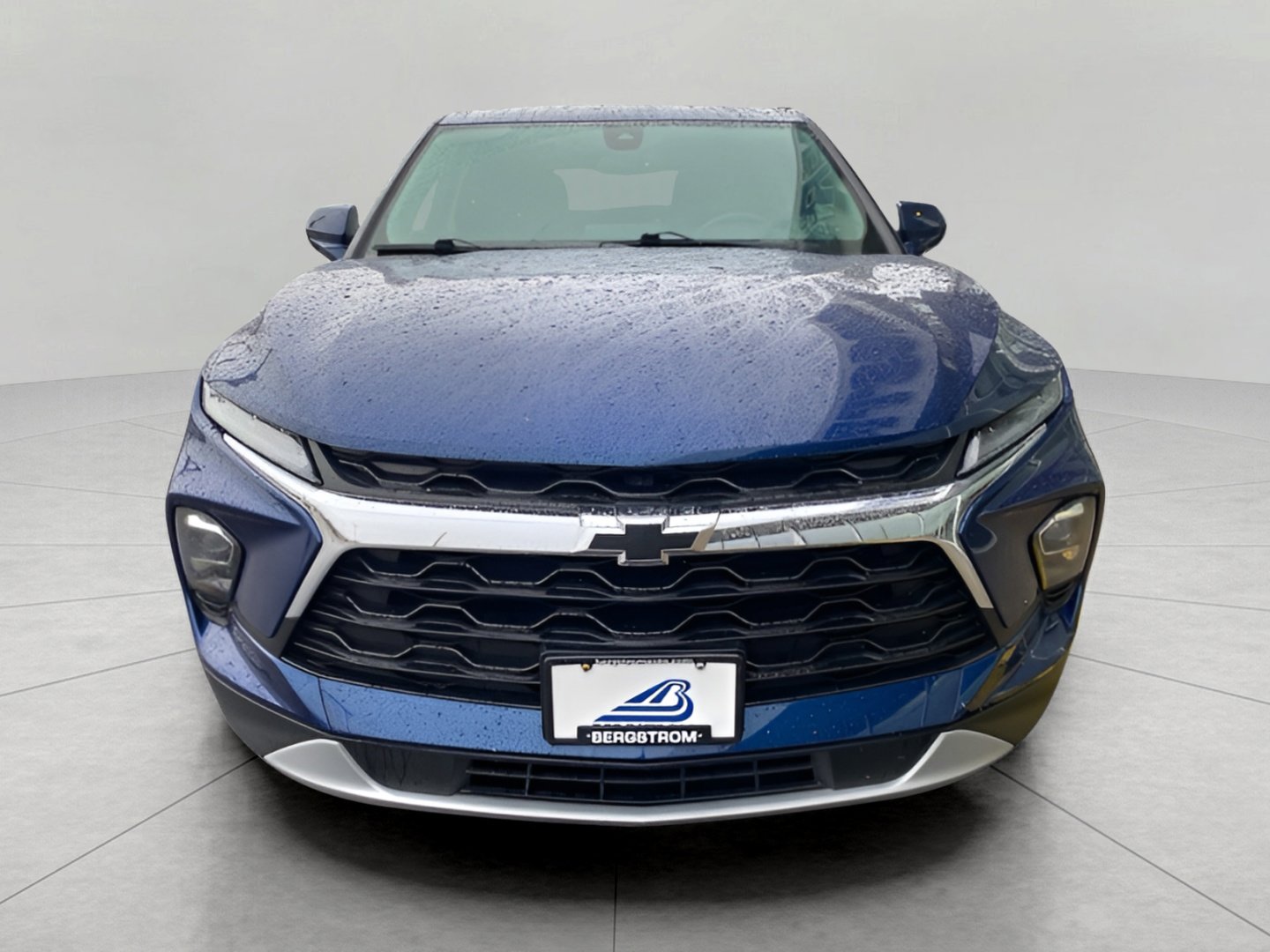 Used 2023 Chevrolet Blazer LT w/ Driver Confidence Package image 2