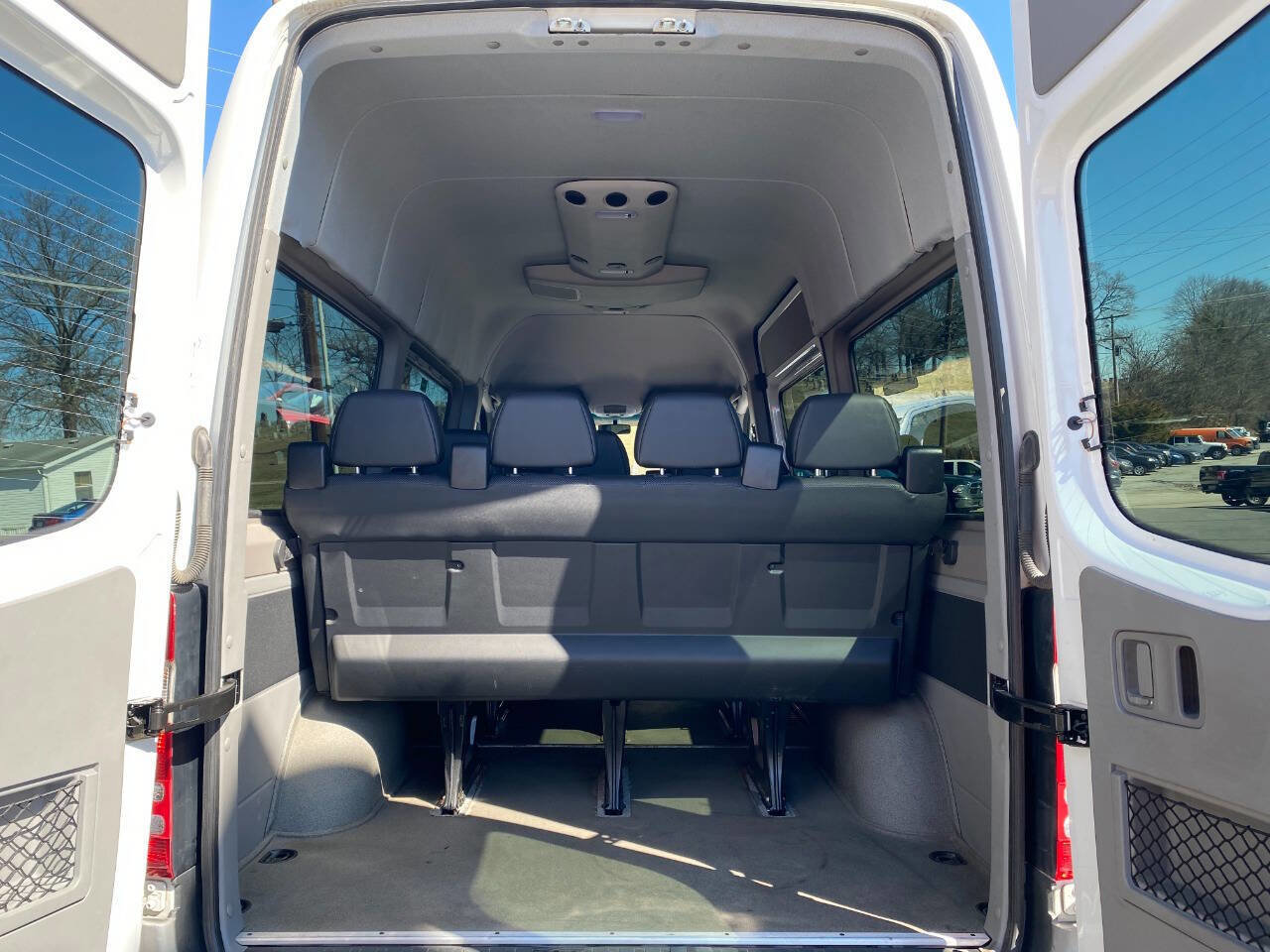 Used 2010 Freightliner Sprinter 2500 image 16