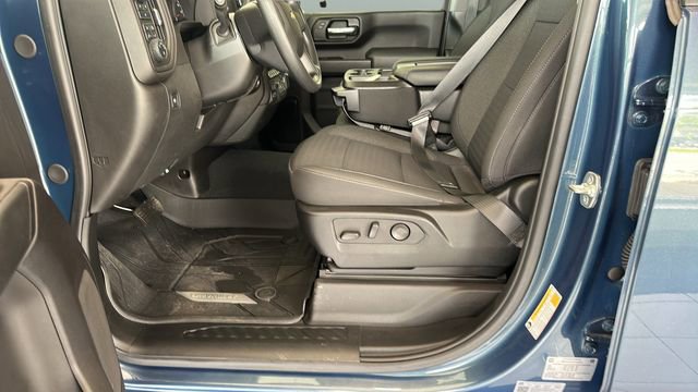 Used 2025 Chevrolet Silverado 2500 Custom w/ Custom Value Package AWD/4WD image 9