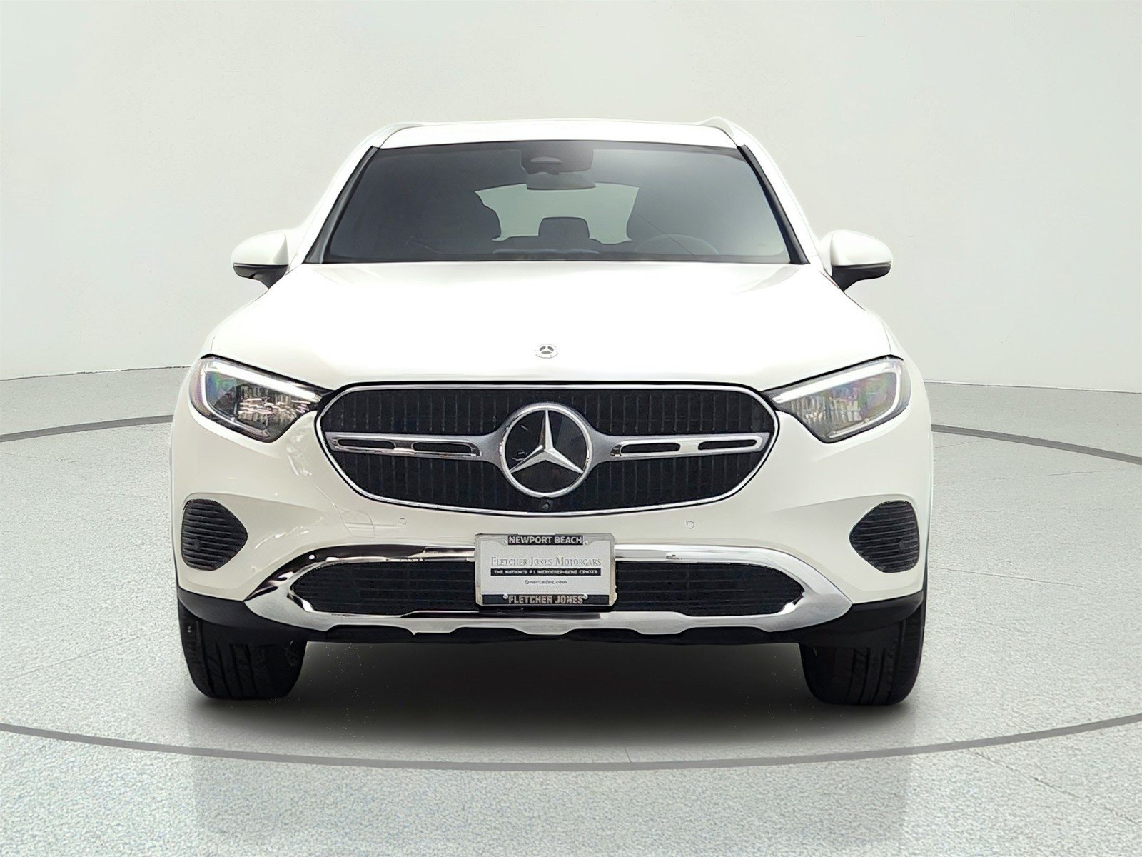 Used 2023 Mercedes-Benz GLC 300 4MATIC image 2