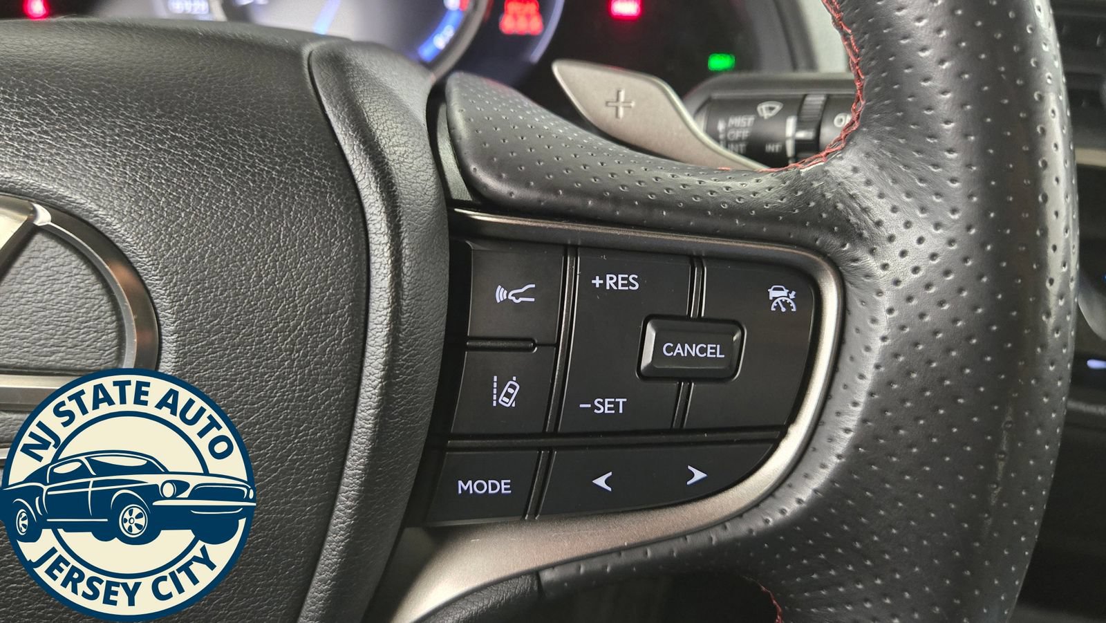 Used 2021 Lexus UX 200 F Sport w/ Accessory Package (Z1) FWD image 14