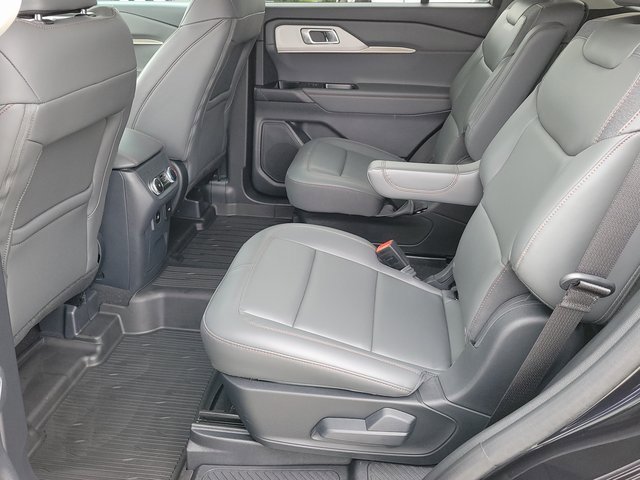 Used 2025 Ford Explorer Active w/ Active Comfort Package image 11