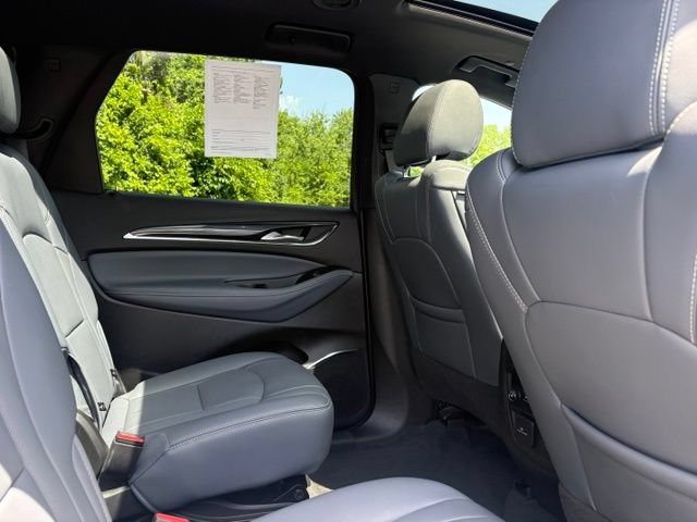 Used 2024 Buick Enclave Essence w/ Experience Buick Package AWD/4WD image 17