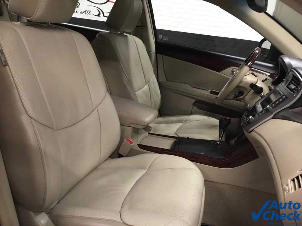 Used 2011 Toyota Avalon Limited FWD image 33
