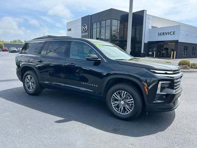 Used 2025 Chevrolet Traverse LT