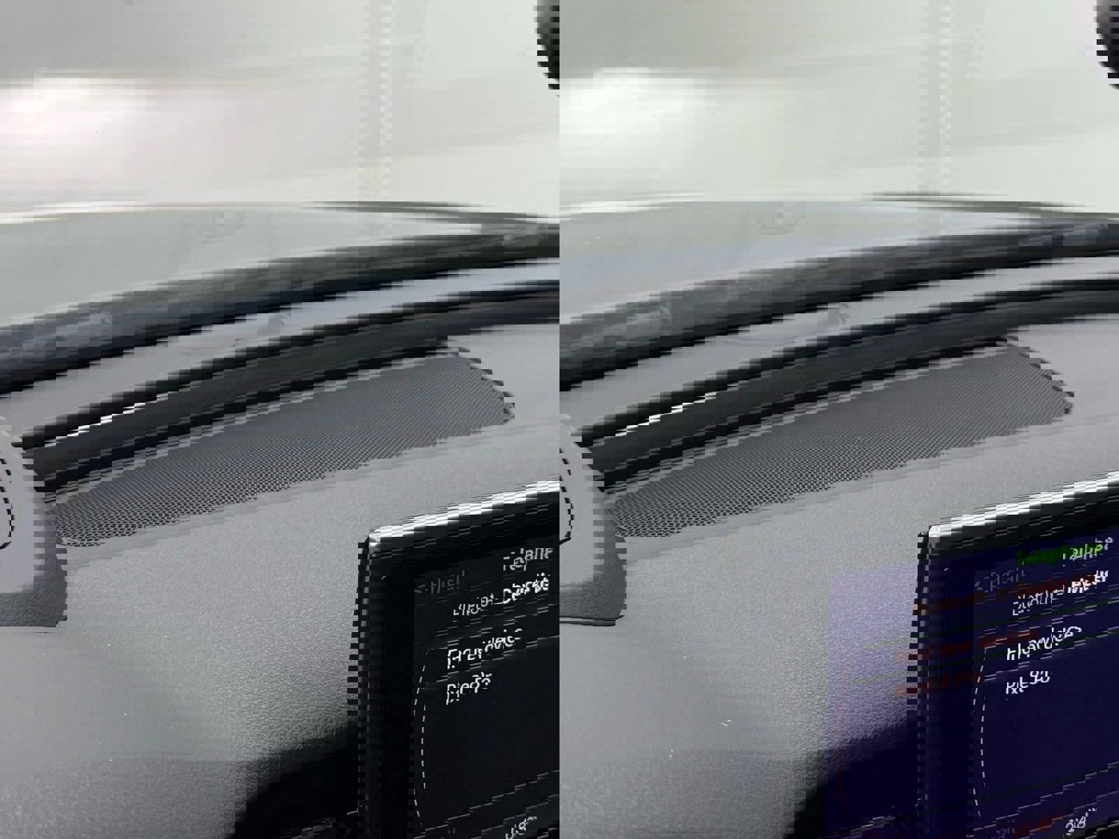 Used 2016 Audi RS 7 Prestige w/ RS 7 Dynamic Package image 39