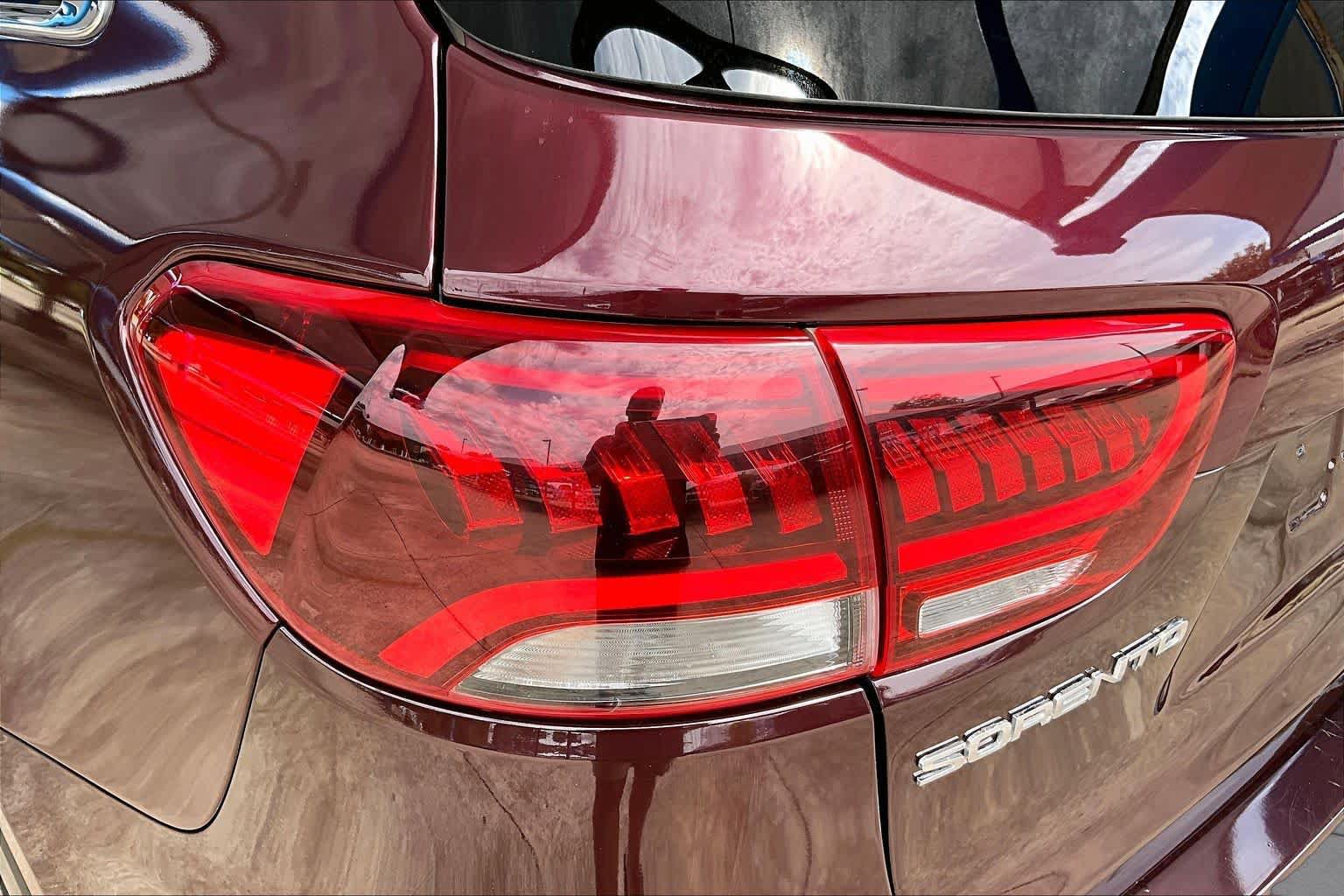 Used 2019 Kia Sorento EX w/ EX Touring Package FWD image 29