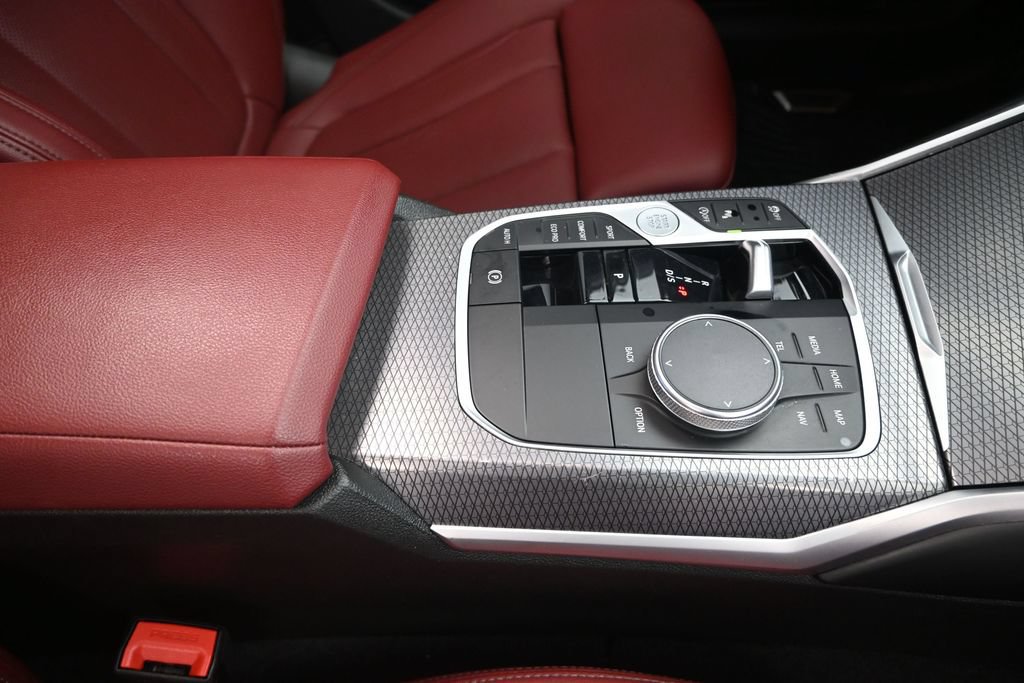 Used 2024 BMW 330i Sedan w/ M Sport Package RWD image 27