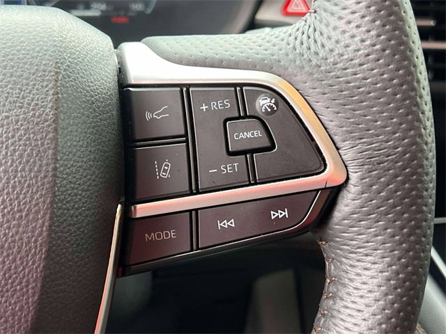 Used 2025 Toyota Sienna Platinum image 26