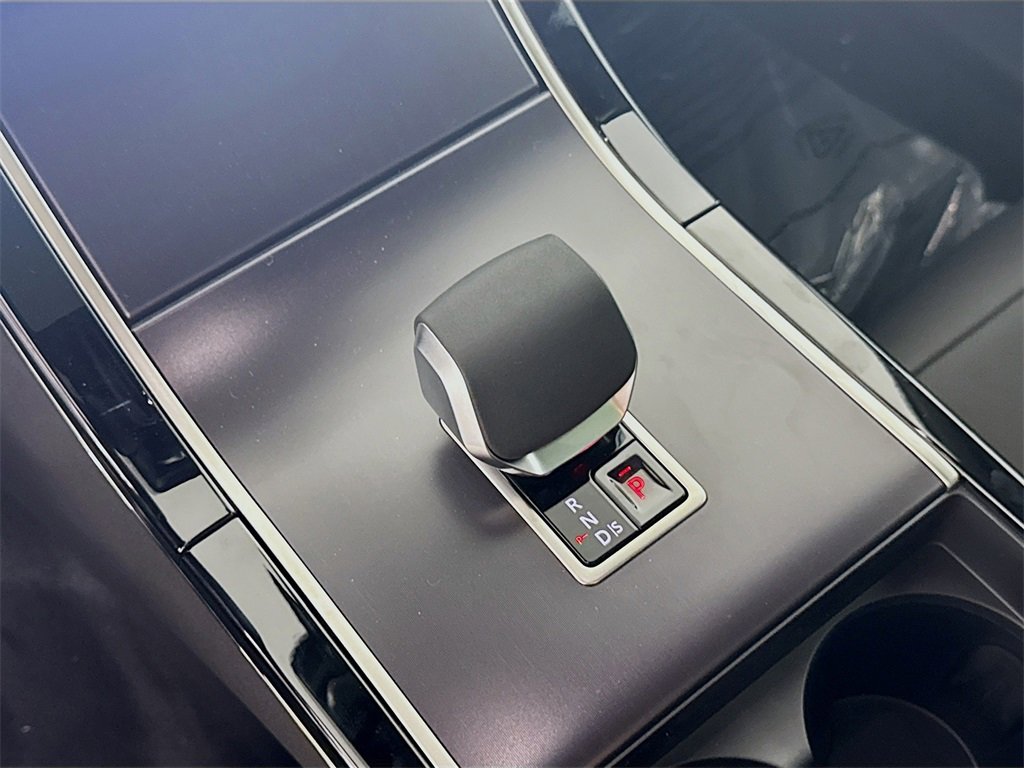 New 2026 Land Rover Range Rover Velar Dynamic SE image 16