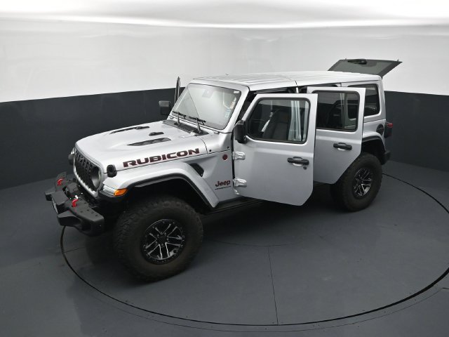 Used 2024 Jeep Wrangler Unlimited Rubicon AWD/4WD image 30