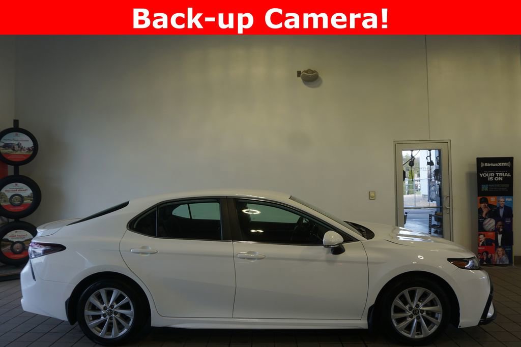 Used 2024 Toyota Camry SE image 2
