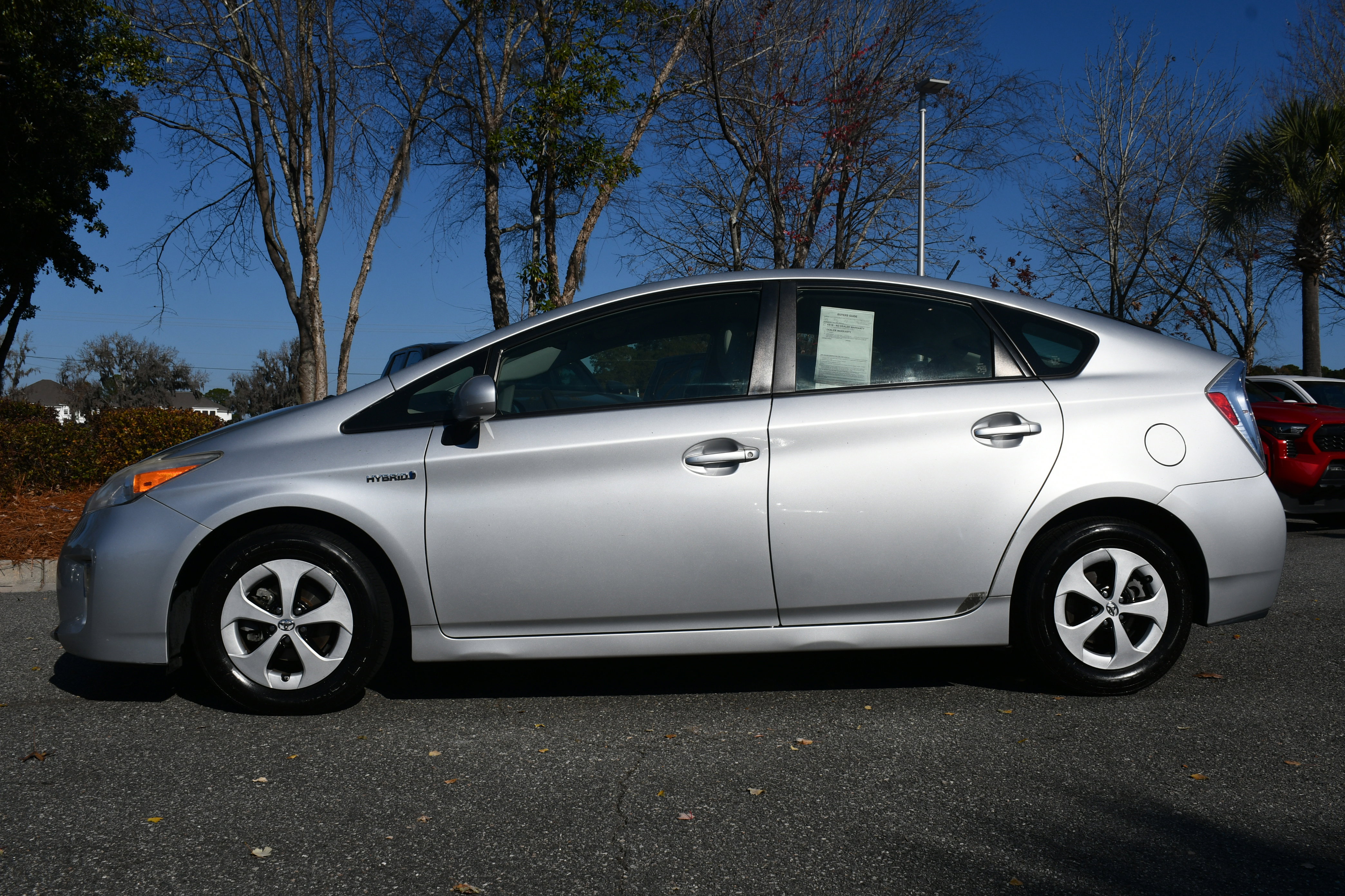 Used 2013 Toyota Prius Five image 2