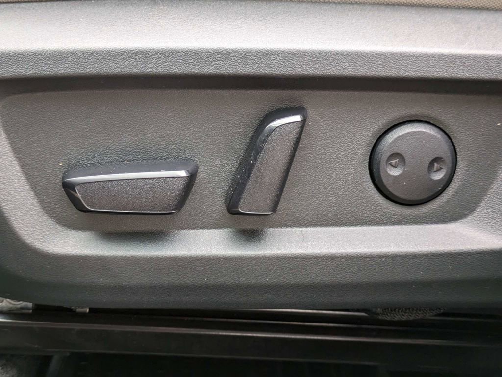 Used 2023 Nissan Rogue SL w/ SL Premium Package image 18