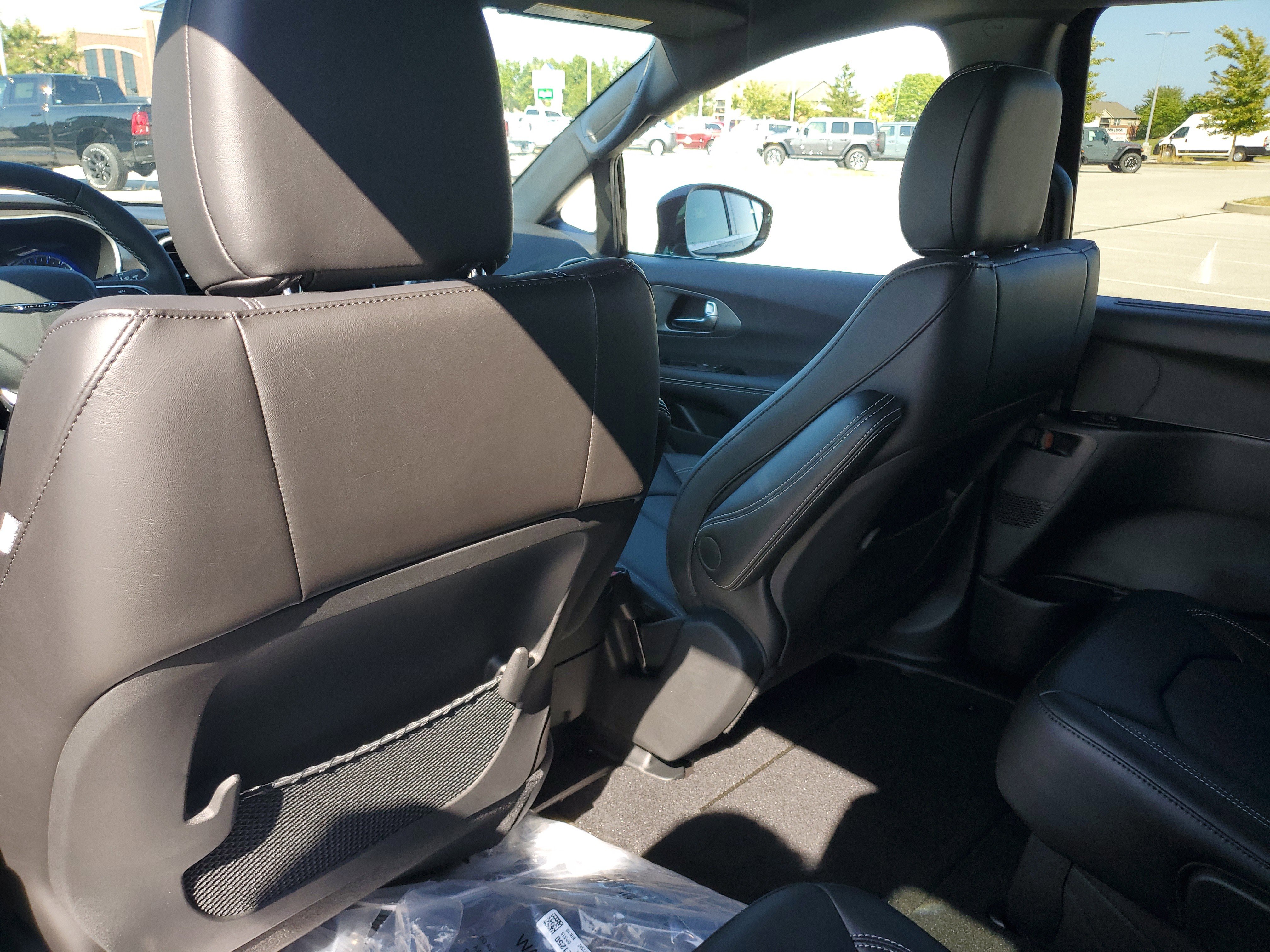 New 2026 Chrysler Voyager LX image 10