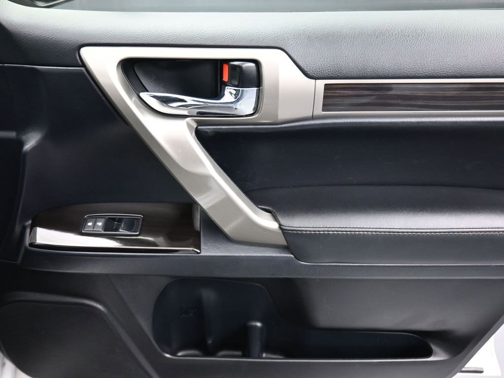 Used 2016 Lexus GX 460 w/ Navigation Package image 51