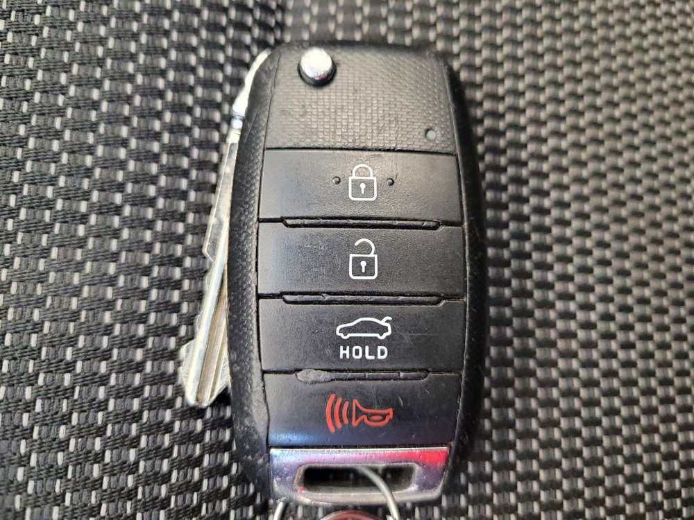 Used 2017 Kia Forte LX image 32