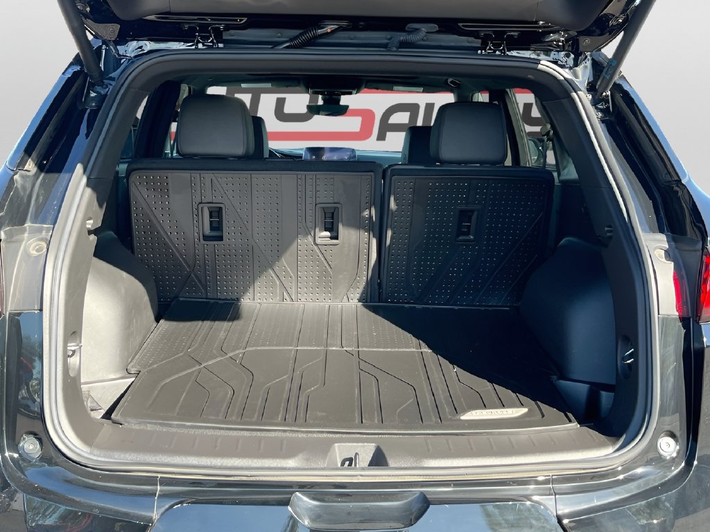 Used 2025 Chevrolet Blazer RS w/ Driver Confidence II Package FWD image 27